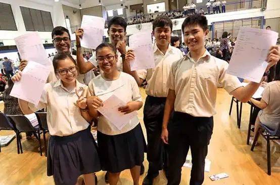 處處都卷的時代,崇尚精英教育的新加坡憑什麽不卷