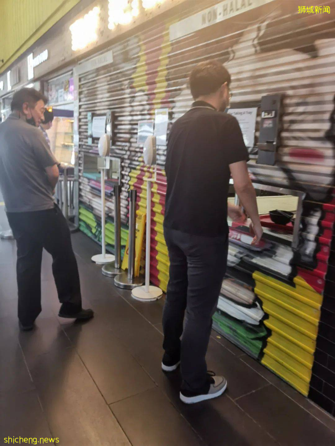 科興在新加坡瘋狂受歡迎,診所外排隊十幾米!供不應求!實拍堂食第一天,人突然多了