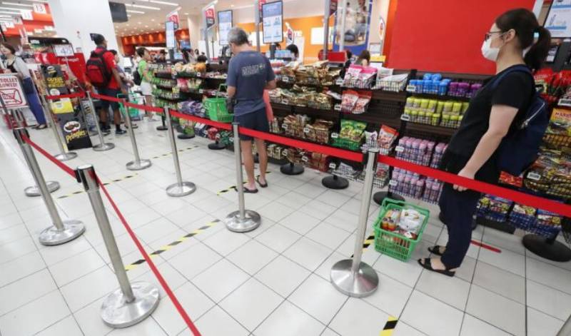 接下来，在新加坡收到这种MC不能出门！否则罚10000新币或监禁半年