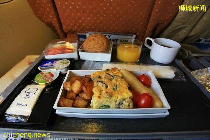 迷惑!就在这波防疫措施收紧前,鱼尾狮公园竟还有旅行团