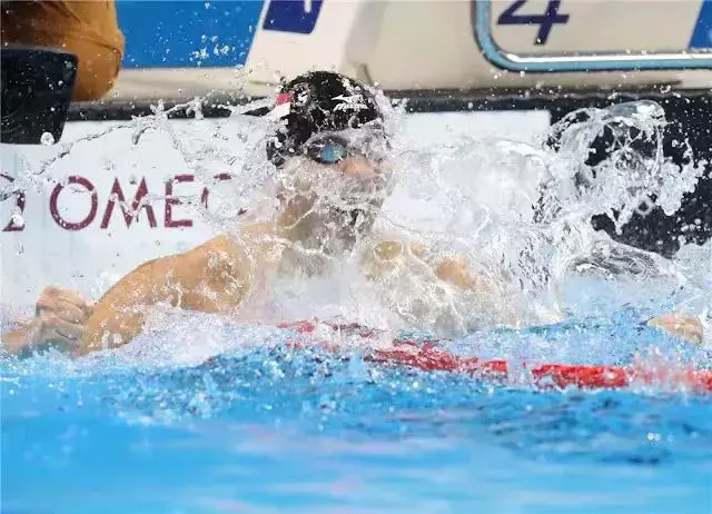 新加坡奥运冠军约瑟琳晒“剃头照”,终于要去服兵役了