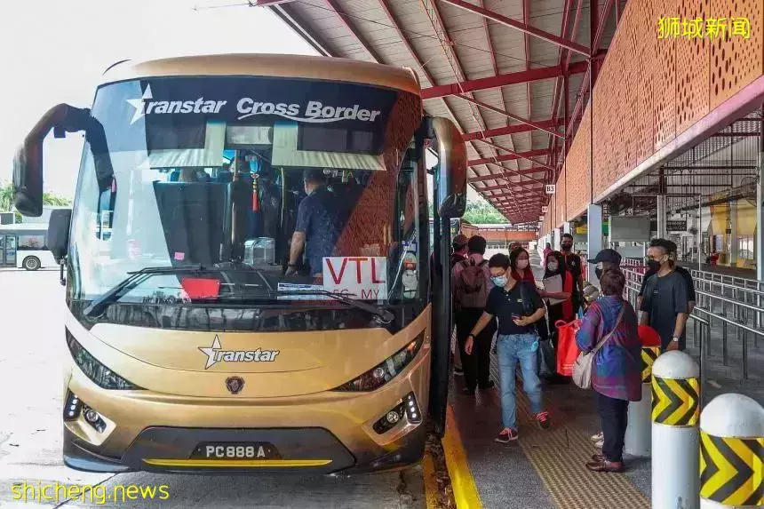 時隔2年回家，她在飛機上飙淚 ！ 新加坡ART自檢儀價格大跌至5新幣