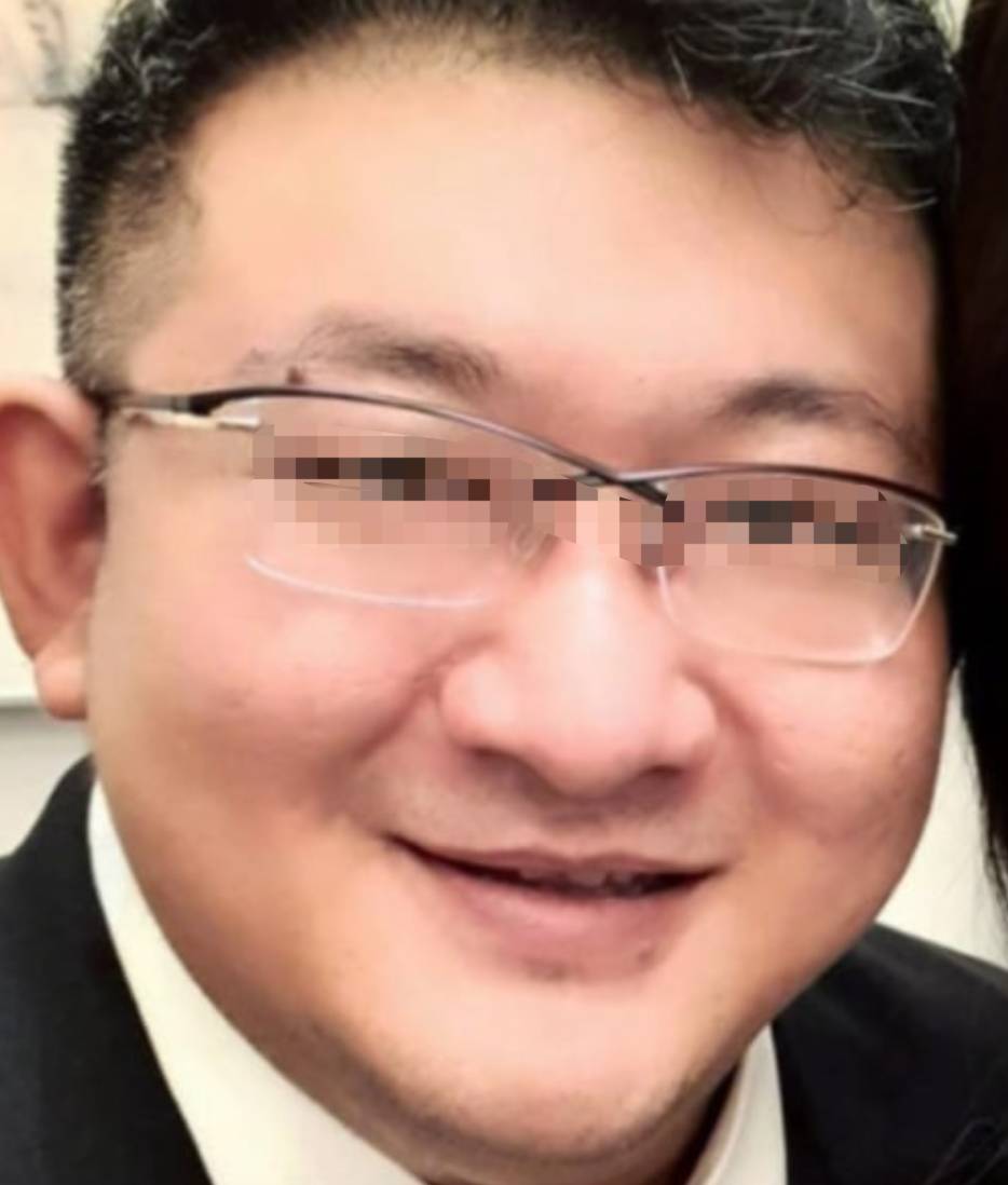 新加坡猥琐男假装“干爹”经纪人，骗了11个女孩拍裸照、发生关系