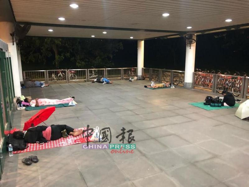 ◤行动管制14天◢ 狮城没住所 马劳露宿地铁站
