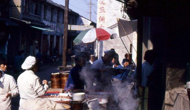 为啥新加坡人很少到中国旅游?新加坡人的回答,让我们无言以对