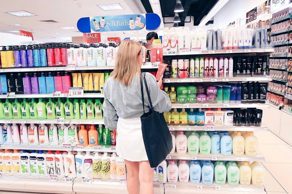 省錢秘籍！寶藏鄰裏平價百貨店大盤點，生活常用品超便宜地板價，完勝各大超市電商