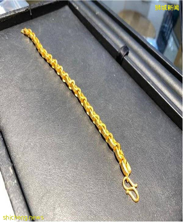 2男当店勾走金链  这间偷 那间当