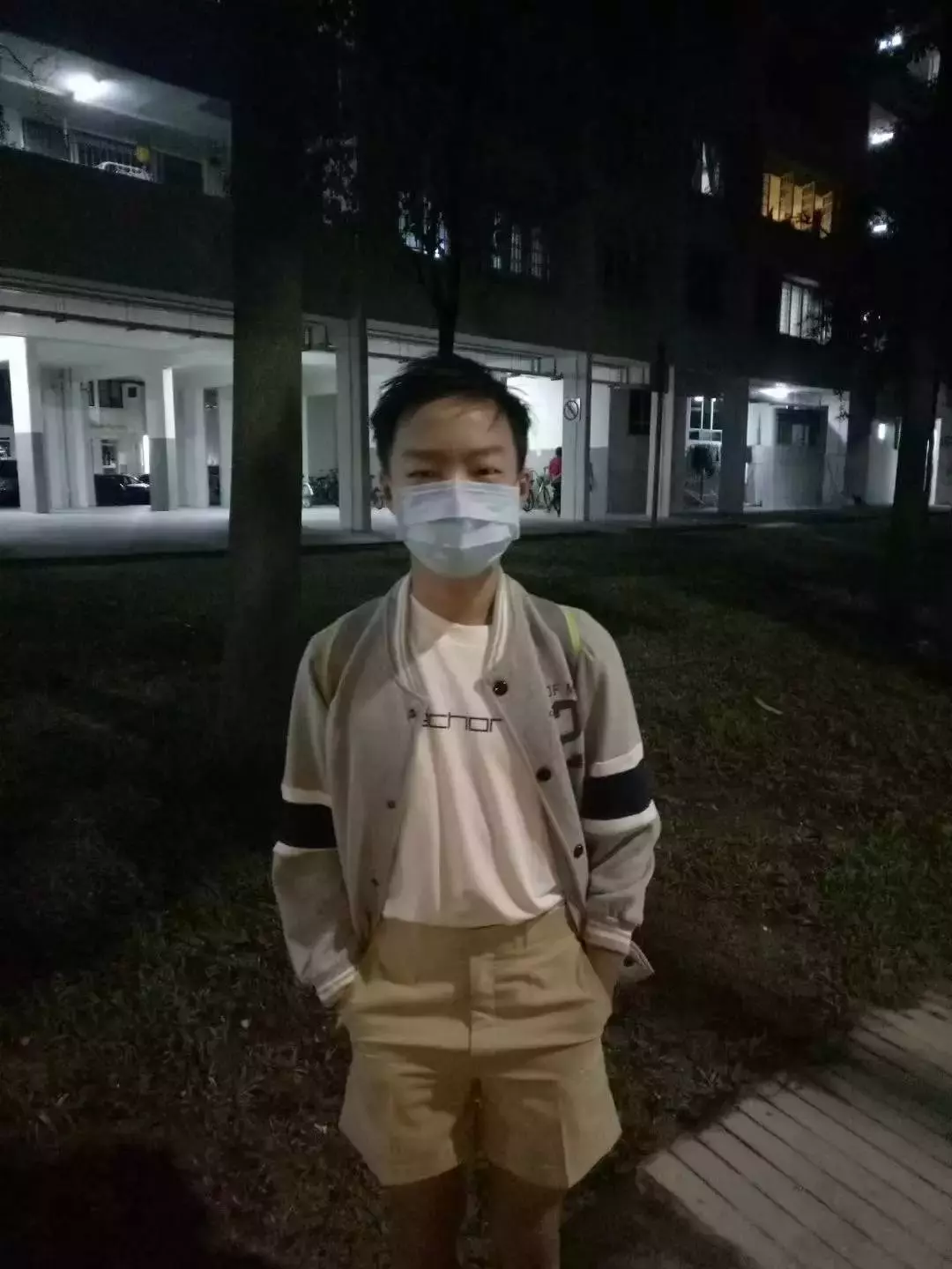 刷屏！新加坡一年一度開學大戲上演！好多家長和孩子淩晨4點就醒了