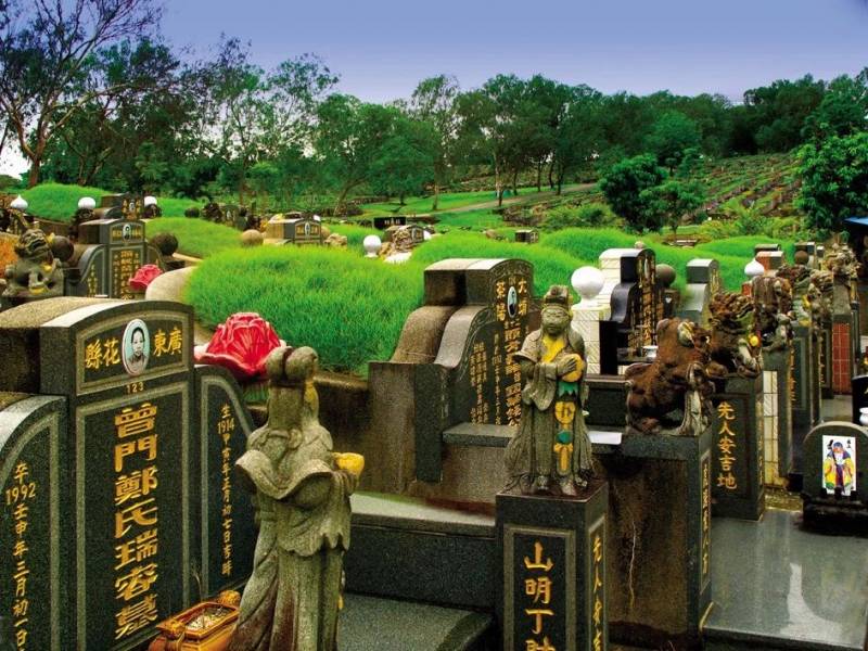 实拍！英国博主非法闯入新加坡“鬼屋”探险，却被网友力挺