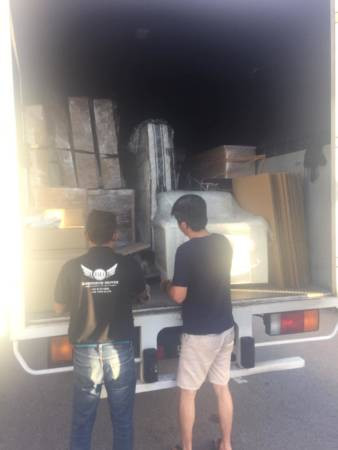 【柔佛人頭條】馬勞紛被裁唯有回國 跨境搬家服務爆單