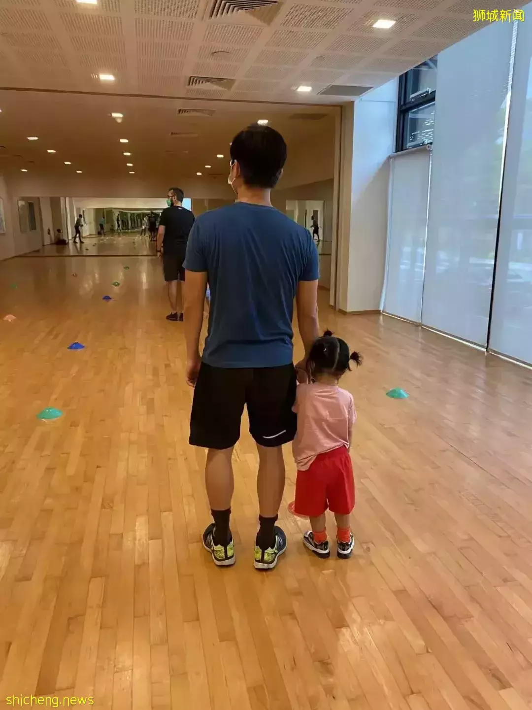 揭秘!新加坡爸爸带娃,和中国爸爸有什么不同