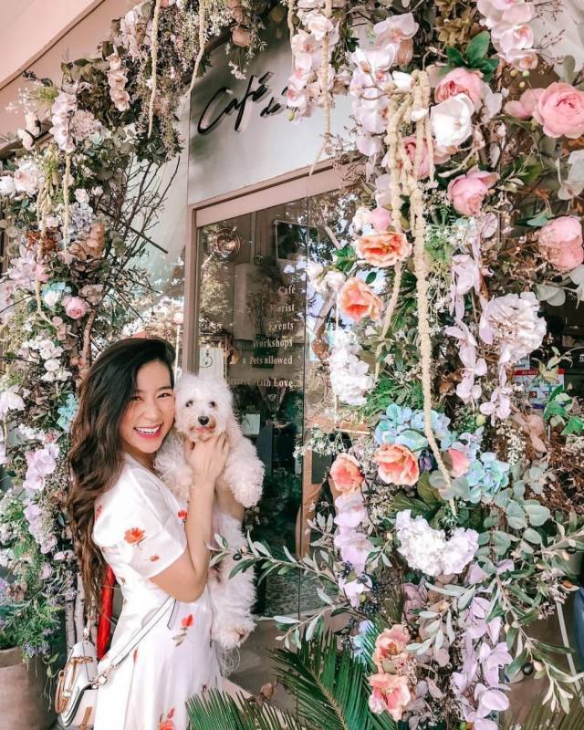 花花世界💐 Cafe De Nicole‘s Flower聖誕氣氛超濃的神仙咖啡廳！誤闖秘境吃甜品