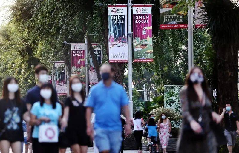 新加坡零售業提供近3600個就業與培訓機會,八成職位卻缺乏人問津,政府推出兩津貼鼓勵企業聘用年長者