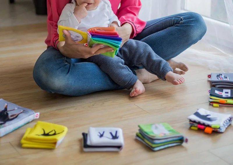 双胞胎宝宝13个月大就开始找家教!新加坡虎妈太拼了