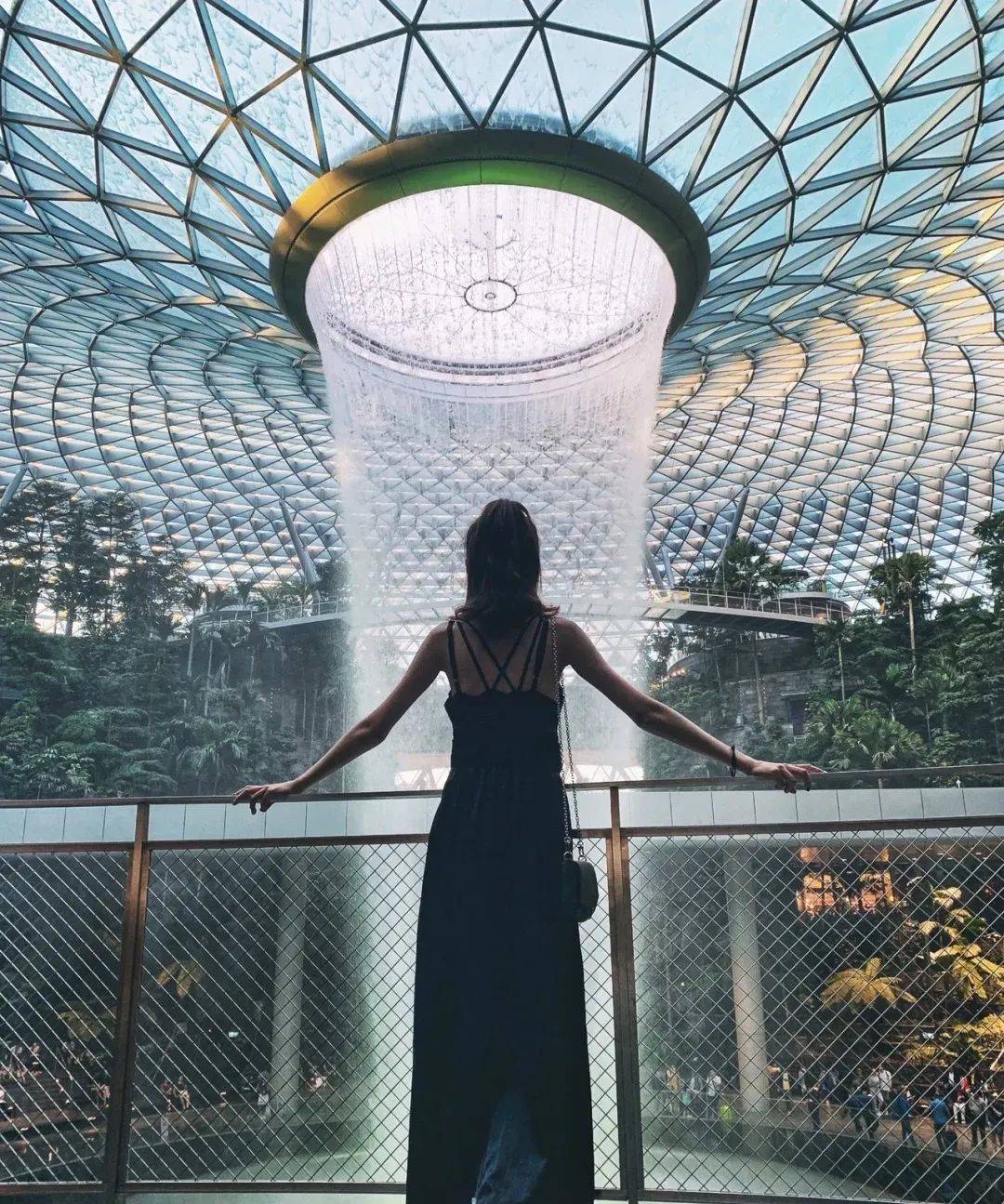 你知道新加坡的“瀑布魅力”麽