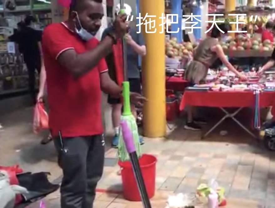 驚呆！印度小哥在新加坡街頭狂飙中文、福建話！網友跪了：比我說得好多了