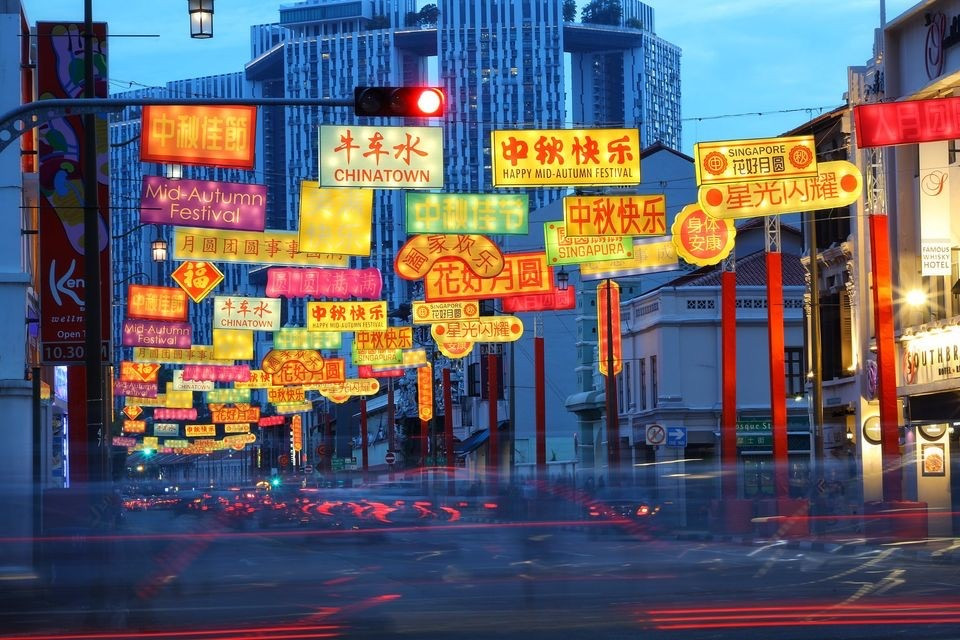 王瑞杰：祝大家中秋节快乐！享用月饼，保持健康