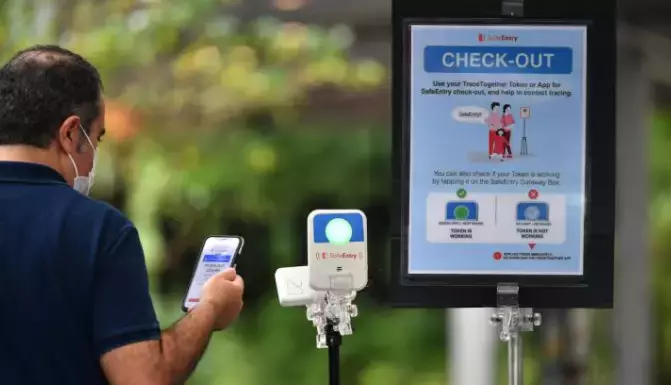 在新加坡,打科兴/国药必须接种第四针!否则