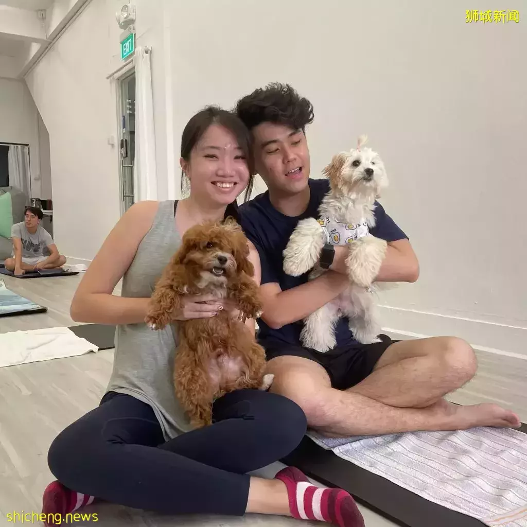 新加坡首个与狗狗一起上课的瑜伽班!带着狗狗来体验,现场互动+玩耍🐕🧘♀