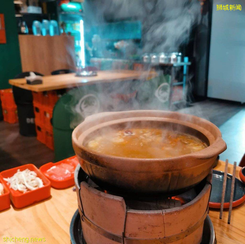 炭火+砂锅的港式打边炉!“陈鲜生 鲜入围煮”花胶鸡汤胶原满满、$24.80+自助餐吃到饱🍲