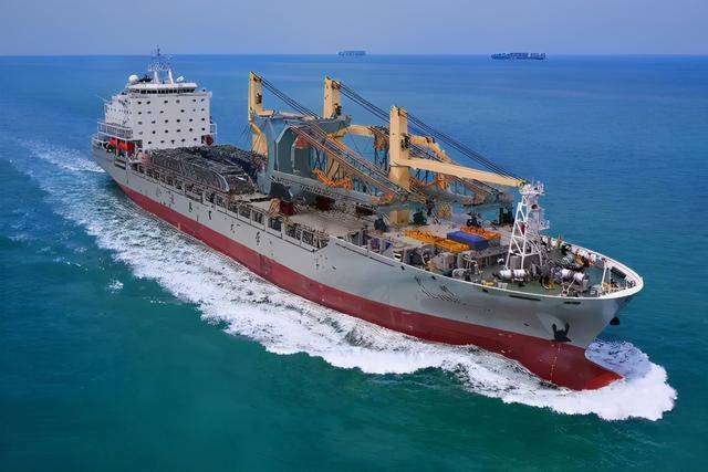 李显龙:很多人没选择回去“祖国”,选择待在了新加坡