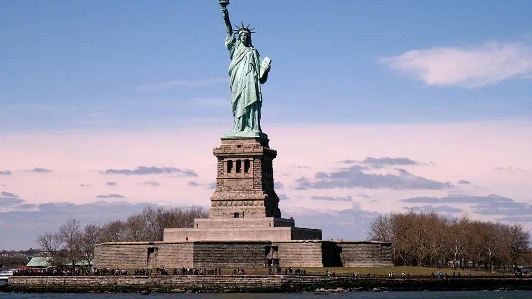 28組彩燈照亮裕廊湖花園！去新加坡世界名勝走走，期許疫情“明天會更好”