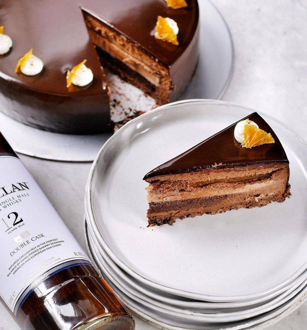 限时发售💥Lady M新品威士忌黑巧克力慕斯蛋糕🍰酒香馥郁、非同凡响，赴一场甜蜜的微醺之约✨ 