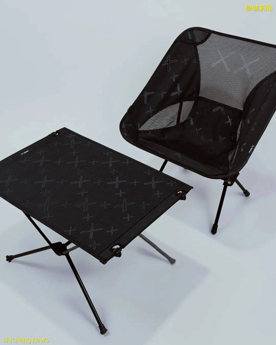 《KAWS: HOLIDAY》11月正式登陸新加坡！42米濱海灣浮動舞台巨型擁抱雕塑&獅城獨家收藏品，讓你大飽眼福