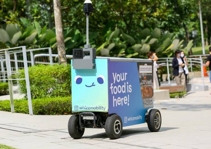 減少校園餐飲場所排隊人潮，南洋理工大學送餐機器人提供更安全的免觸式送餐服務