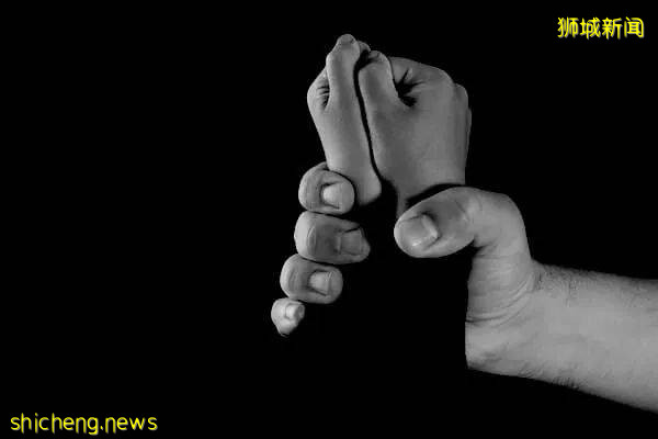 在新加坡手机里有这种小黄片会被判刑?这22名男子已被捕