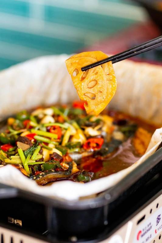 胖胖鸡携新装修强势回归!鸡公煲串烧自助买一送一,无限量供应