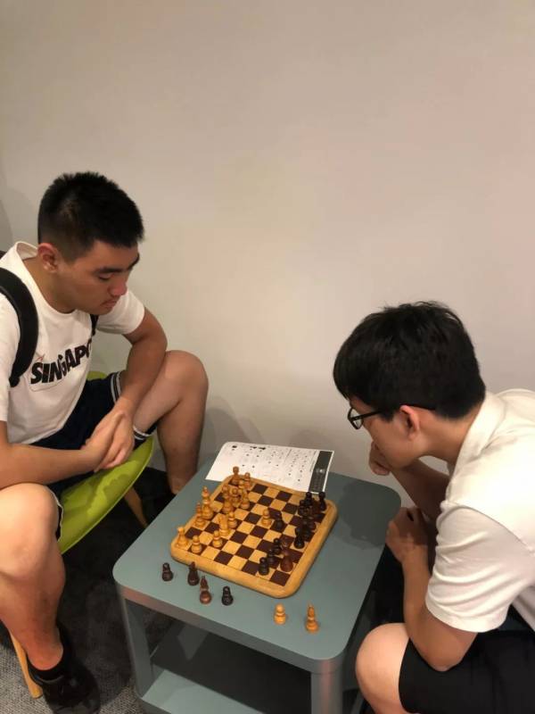 “中國留學生是間諜？！” 英國也開始跟風美國，留學生怎麽那麽難