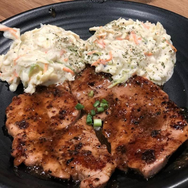 吃西餐不用花大錢!Wild Olives 餐點只從S$4.80起😍 嫩烤豬排、牛排、意面,平價好吃又大份