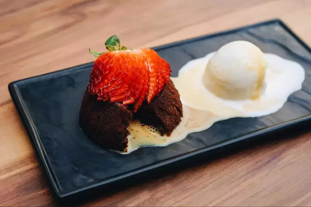 5折!我发现了宝藏小酒馆!美味西餐+上百种红酒,挑花眼