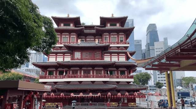 實拍探店！小夥兒在新加坡牛車水壕吃8種神秘美食，竟然