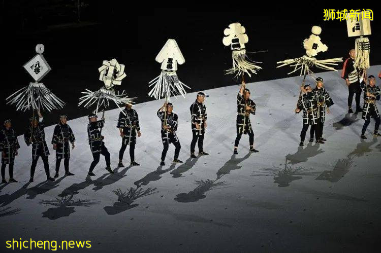 全网群嘲：东京奥运开幕式像阴间！设施简陋、开除导演乱透了！中新选手惊艳出场