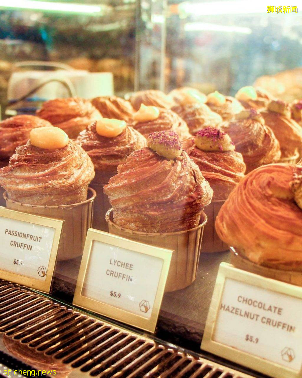 烘焙界混血面包!搜罗新加坡Cruffin好吃处🤤可颂酥脆外表、玛芬松软口感,好吃又好拍💕