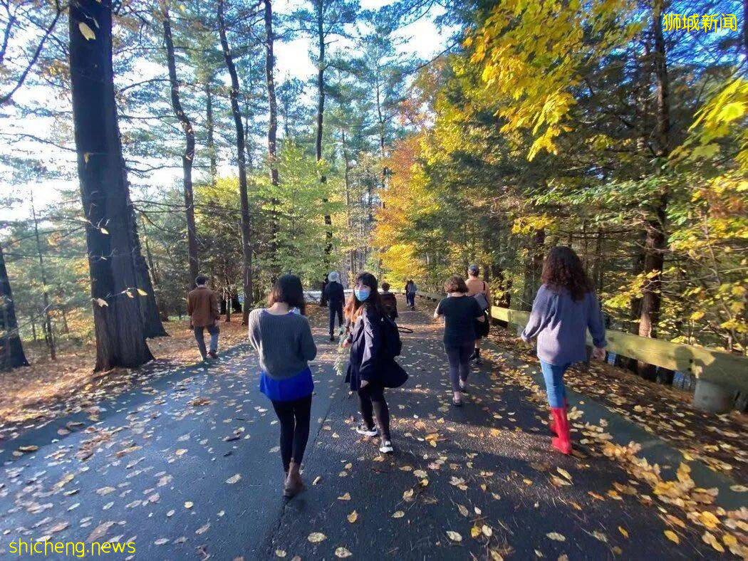 新加坡學生每天睡不夠!專家和家長建議推遲上課時間,可行嗎