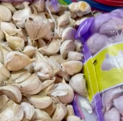 买了菜却不做饭?新加坡爱心人士默默帮助这对夫妇