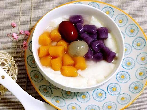 新加坡妹紙請車長吃“豆腐”,莫名其妙吃“豆腐”還打包?有點懵