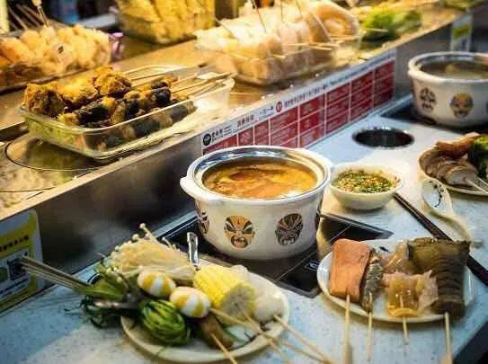 新加坡又發生事故！一輛汽車突然自燃，車主竟然