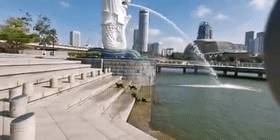 解封後，新加坡有“一對情侶”在馬路上沒戴口罩，公然擁抱!