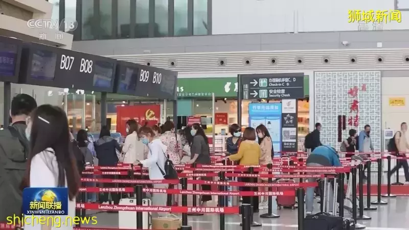 即日起回国入境再放宽,取消这两项检测!网友:新加坡太毒了,我要回家