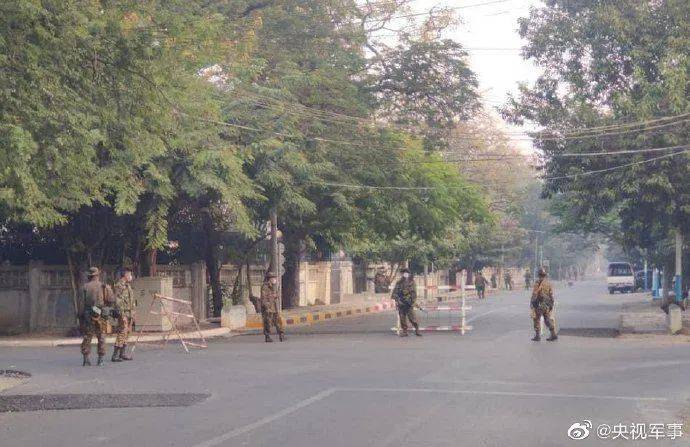 缅甸进入紧急状态!深夜扣押领袖,掐断电视信号!新加坡外交部提醒注意安全