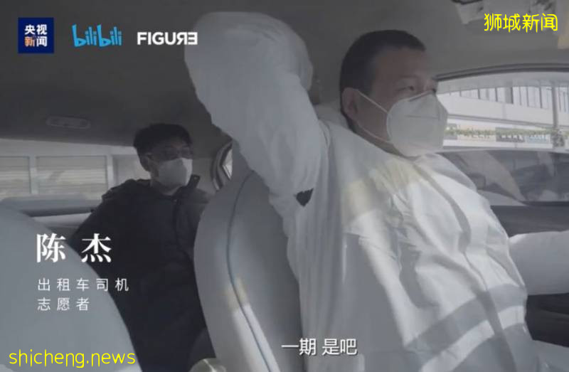 武汉3000人超级派对让世界羡慕!新加坡网友炸了:让美国好好看看