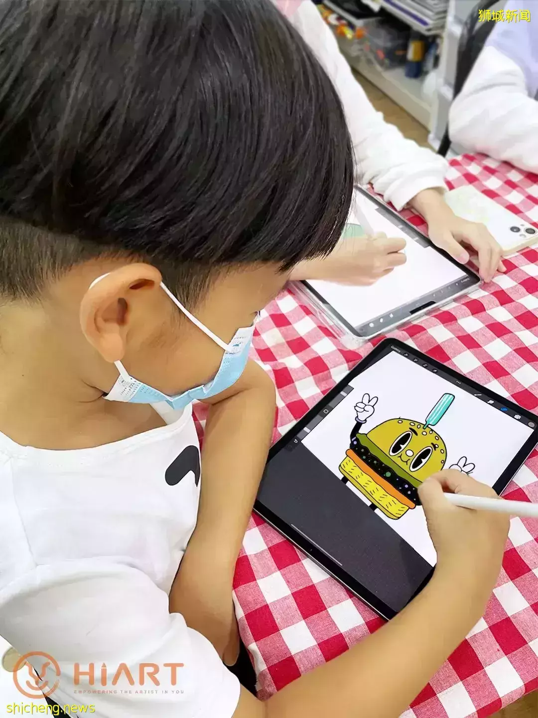 惊!新加坡10岁女孩一幅画卖40万美金,这个火爆行业月薪10万都招不到人