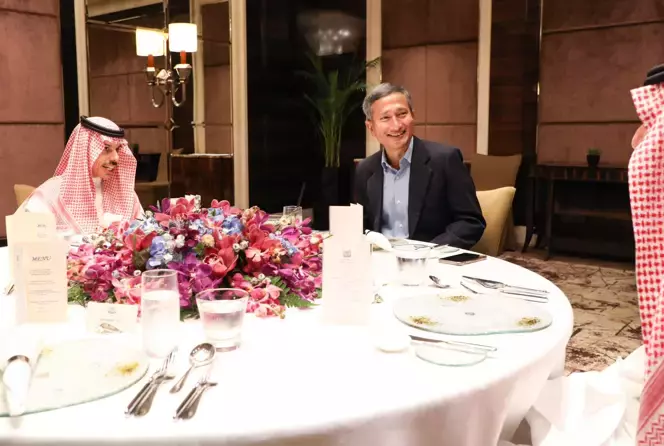 全球每12秒就有一人死于冠病;李顯龍說疫情中的春節