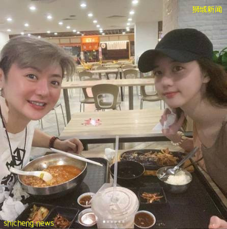 ◤新國CCB◢第二階段解封日 鄭斌輝露背喊自由了 鳳姐母女歎美食!