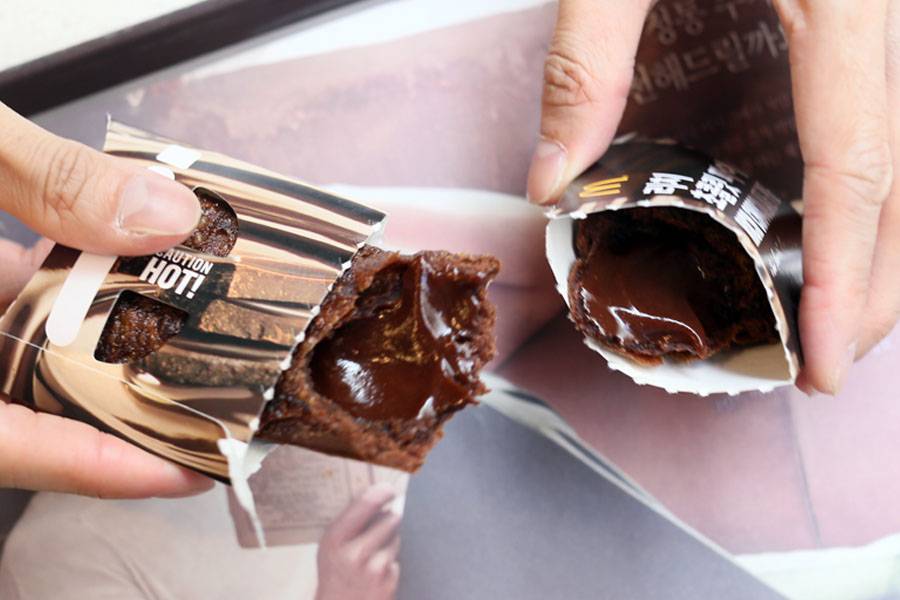 周末快閃優惠🎊 新加坡麥當勞“派餅”只要S$1😍 邪惡巧克力派+經典蘋果派降價，即日起至3月14日