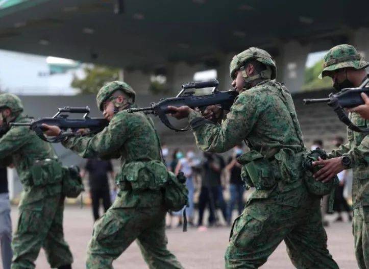 新加坡国防部检讨不再通过体格军务等级部署服役人员